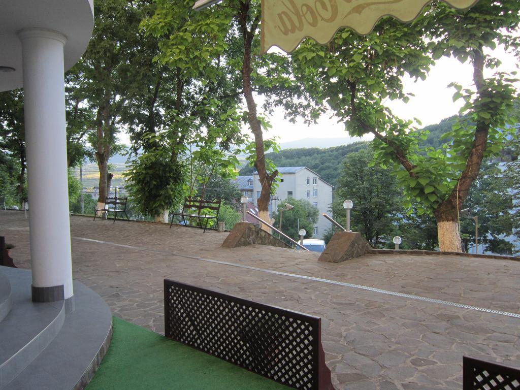 Quelle Polyana Hotel Bagian luar foto