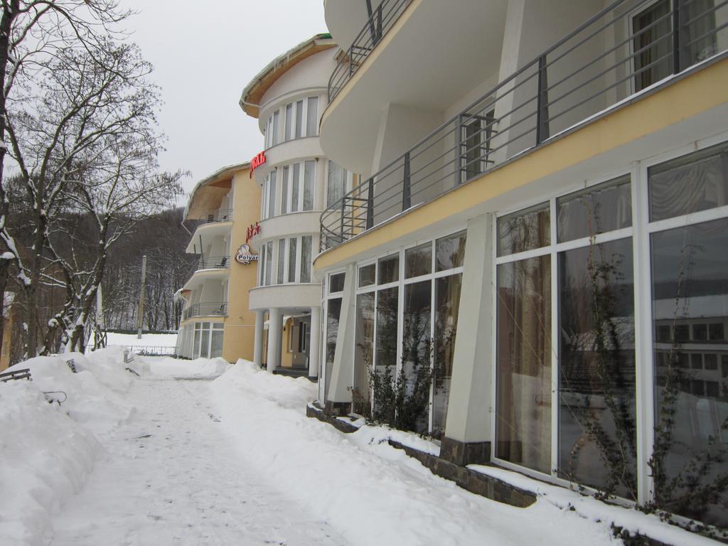 Quelle Polyana Hotel Bagian luar foto