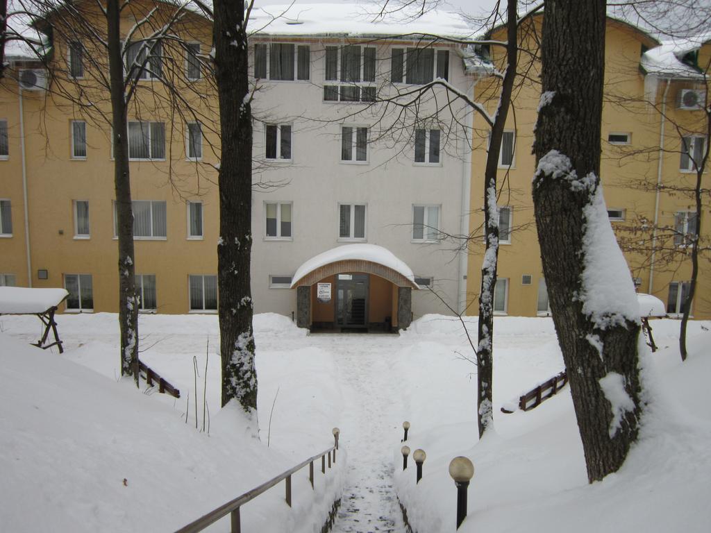 Quelle Polyana Hotel Bagian luar foto