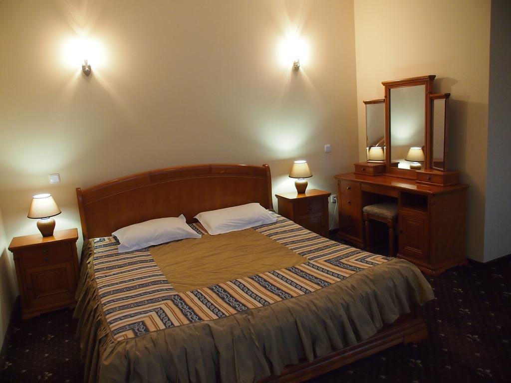 Quelle Polyana Hotel Bagian luar foto